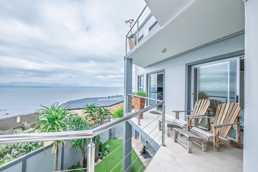 5 Bedroom Property for Sale in Murdock Valley Western Cape